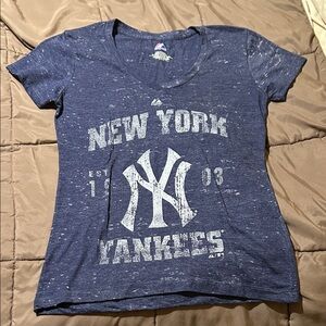 NY Yankees blue t-shirt